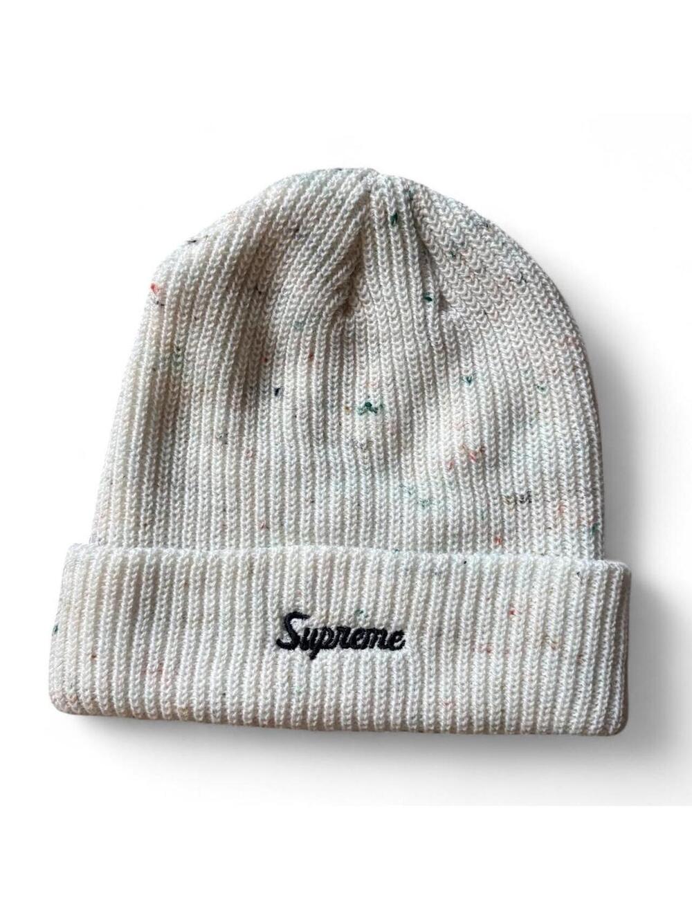 Beautiful authentic amazing conditon supreme beanie.